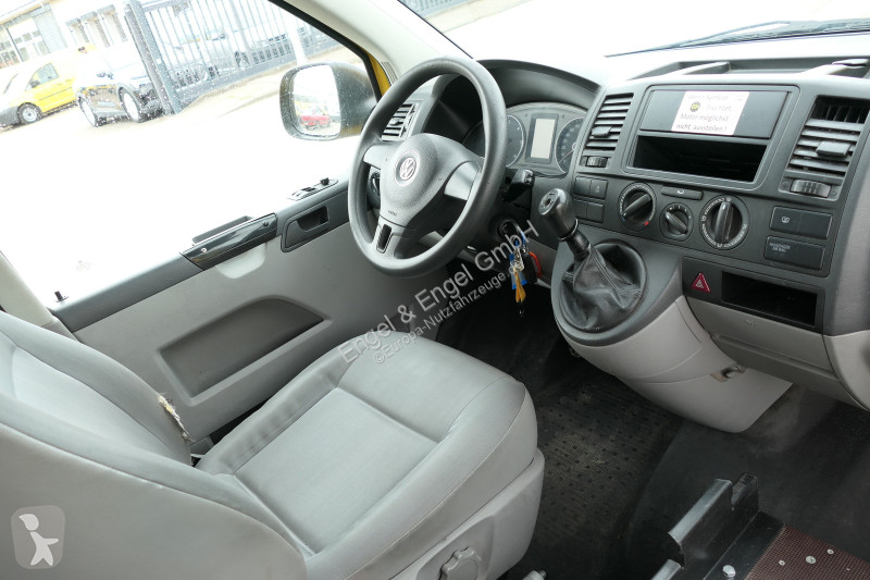 Véhicule utilitaire Volkswagen T5 Transporter...