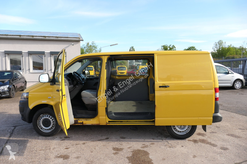 Лекотоварен автомобил Volkswagen T5 Transporter...