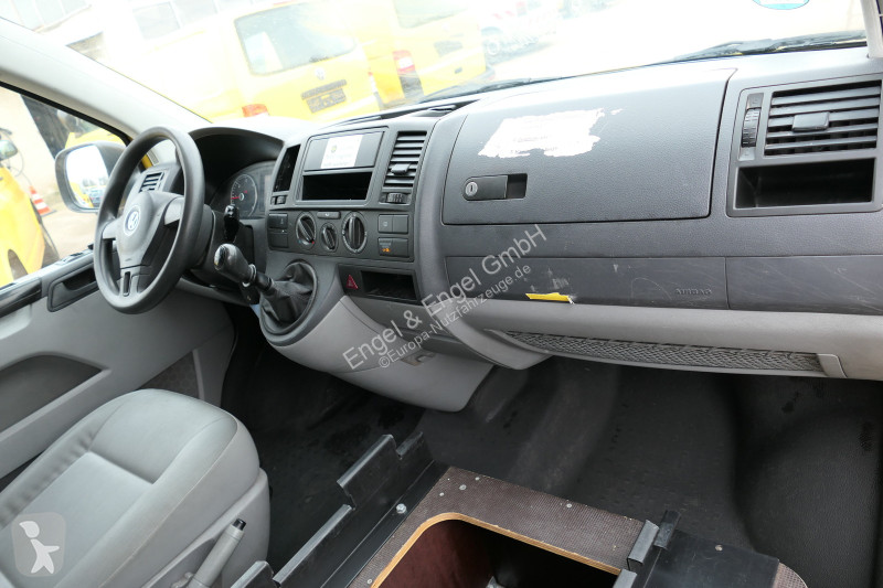 Véhicule utilitaire Volkswagen T5 Transporter...