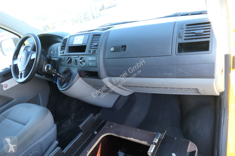 Véhicule utilitaire Volkswagen T5 Transporter...