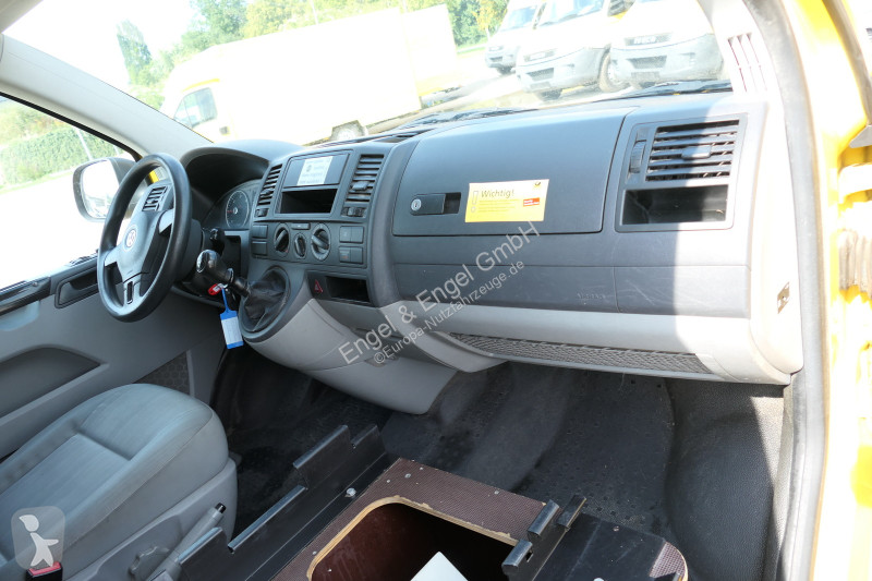 Véhicule utilitaire Volkswagen T5 Transporter...