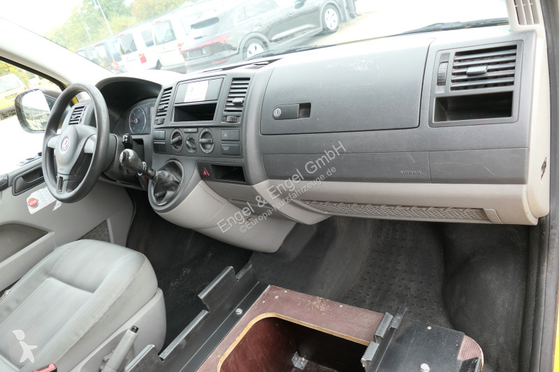 Véhicule utilitaire Volkswagen T5 Transporter...