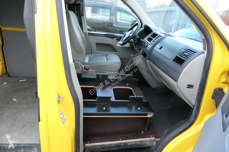 Véhicule utilitaire Volkswagen T5 Transporter...