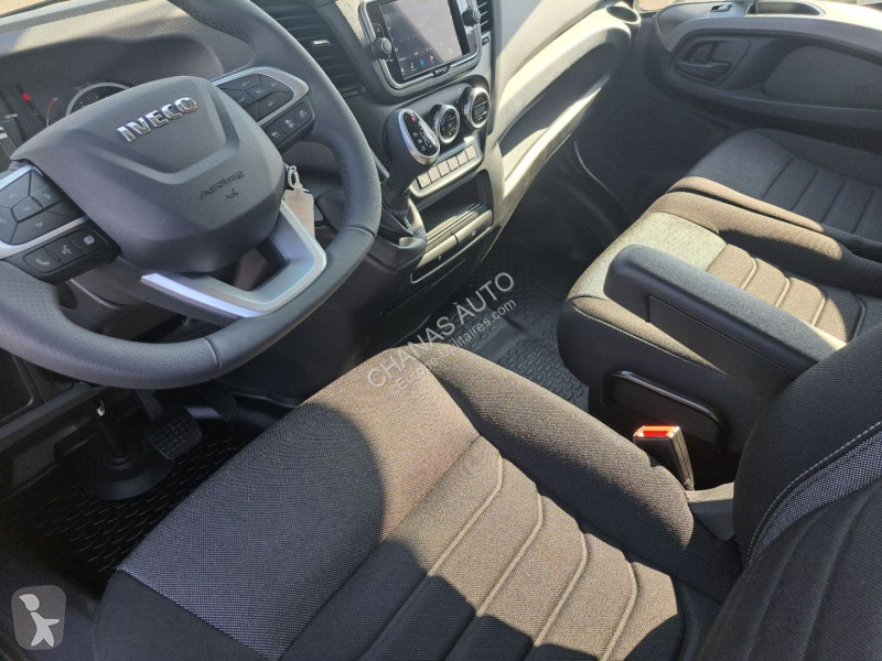 Nyttofordon Iveco 35S18 A8 180CV 3L HAYON...