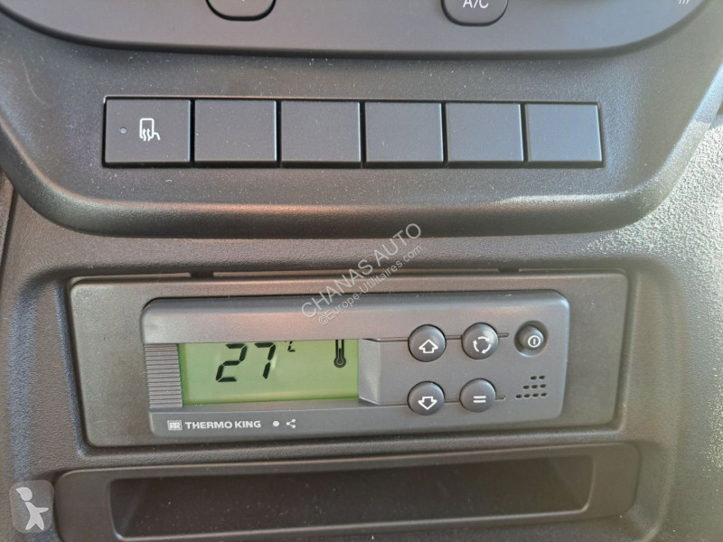 Autoutilitară Iveco 35C18 180CV 3L CAISSE...
