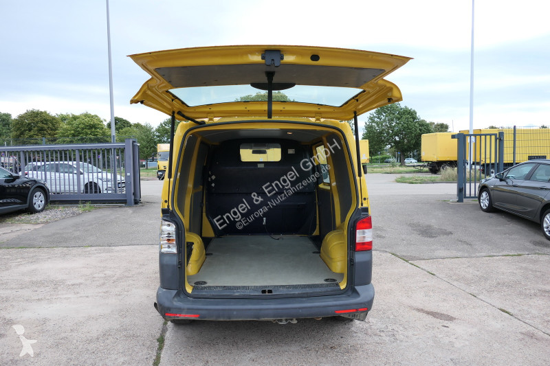 Véhicule utilitaire Volkswagen T5 Transporter...