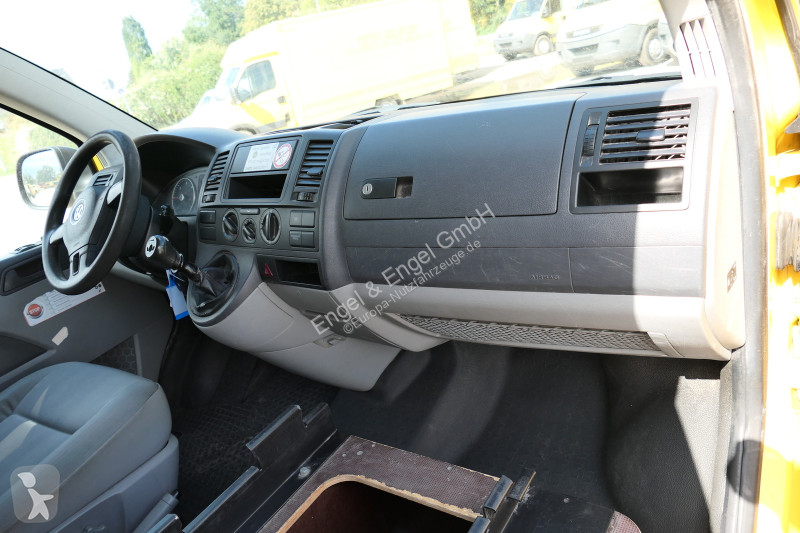 Autoutilitară Volkswagen T5 Transporter 2.0 TDI...