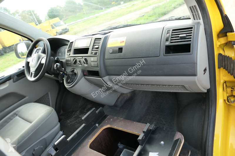 Véhicule utilitaire Volkswagen T5 Transporter...