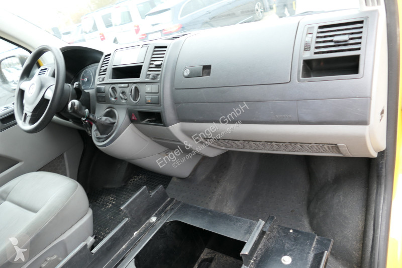Véhicule utilitaire Volkswagen T5 Transporter...