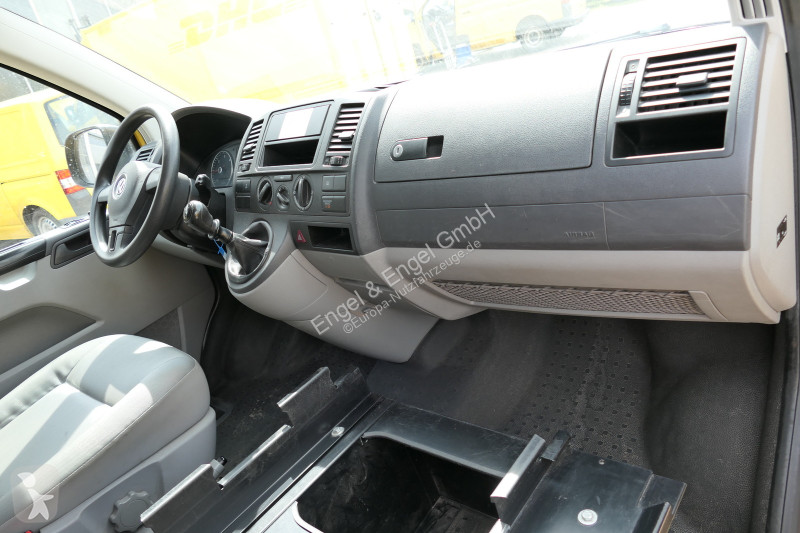 Véhicule utilitaire Volkswagen T5 Transporter...