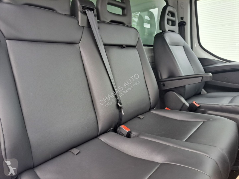 Autoutilitară Iveco 35C18 180CV 3L CAISSE...