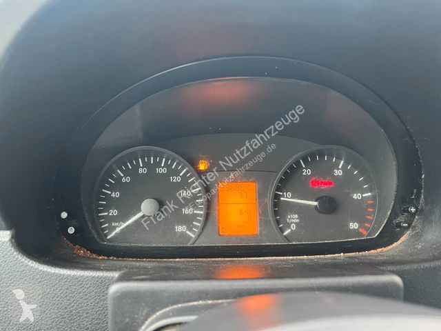 Véhicule utilitaire Mercedes 215CDI...