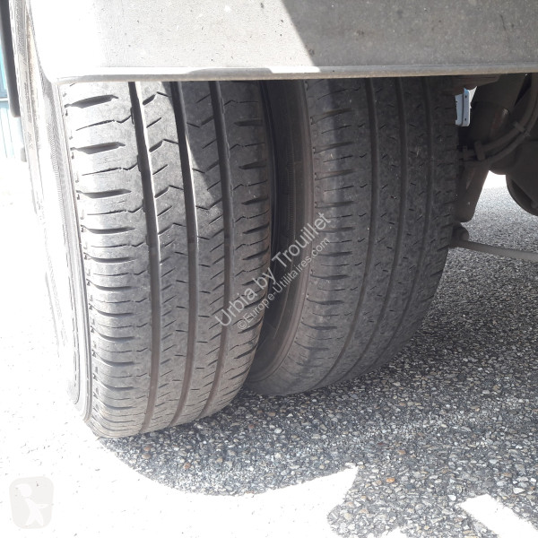 Véhicule utilitaire Iveco FRIGO OPTION HAYON -...
