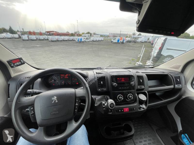 Véhicule utilitaire Peugeot