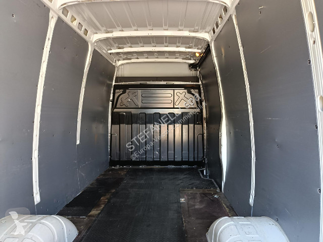 Véhicule utilitaire Iveco DAILY 35C14N V
