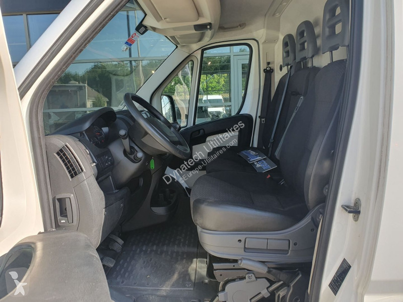 Véhicule utilitaire Peugeot BOXER FG 333 L2H2...