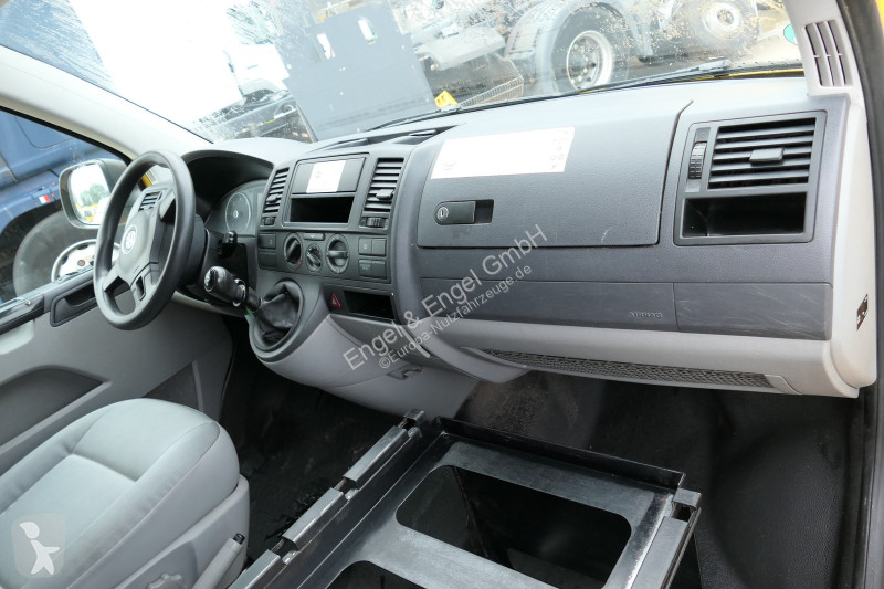 Véhicule utilitaire Volkswagen T5 Transporter...