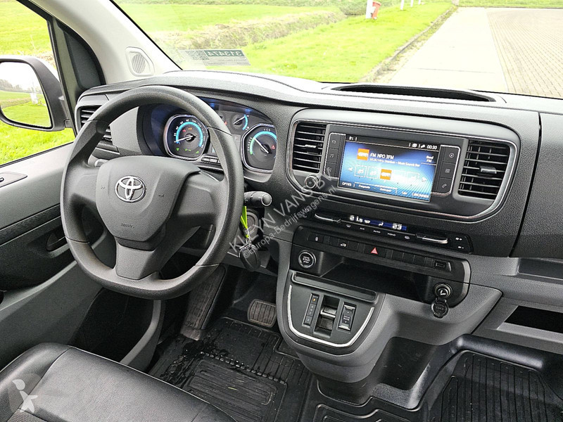 Véhicule utilitaire Toyota ELECTRIC 50 KWH L3...
