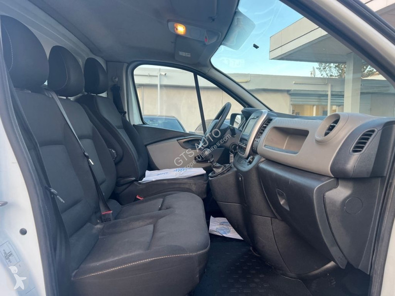 عربة نفعية Renault TRAFIC III FG L2H1 1200 1.6...