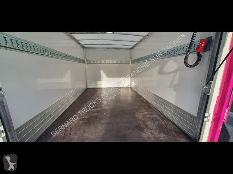 Furgoneta Piaggio caisse hayon roues jumelées