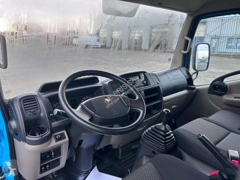Véhicule utilitaire Renault 3.0 dCi 150
