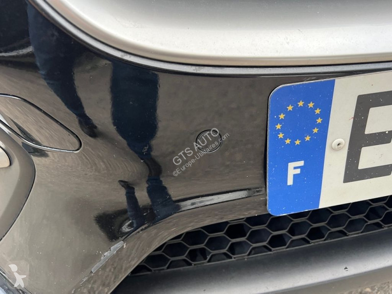 Véhicule utilitaire Jaguar F-PACE 2.0D 180CH...