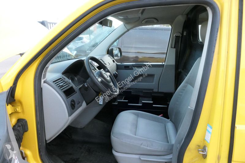 Véhicule utilitaire Volkswagen T5 Transporter...