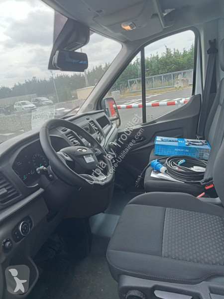Véhicule utilitaire Ford FRIGO 12M3 130 CV...