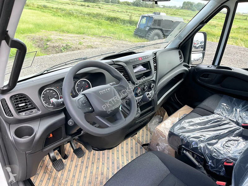 Véhicule utilitaire Iveco 70 Chassis Cabin (3...