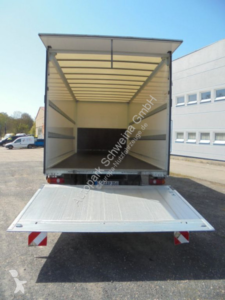 Véhicule utilitaire Fuso Koffer- LBW