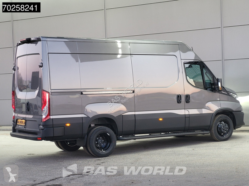 Užitkové vozidlo Iveco 35C21 3.0L Black Edition...