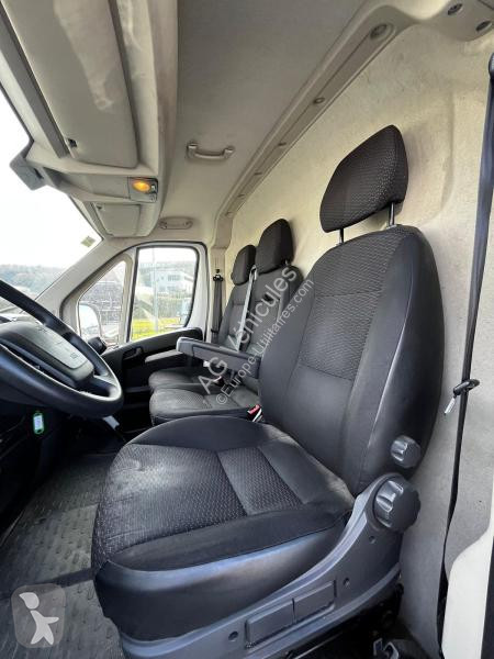 Véhicule utilitaire Peugeot L2H2 2,2L HDI