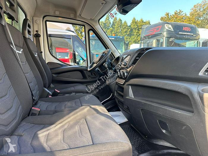 Veicolo commerciale Iveco  35C16