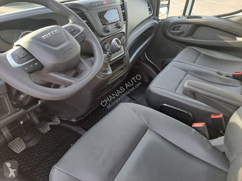 Veículo utilitário Iveco 35C18 180CV 3L...