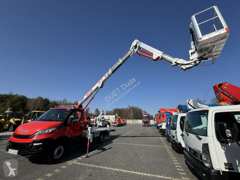Véhicule utilitaire Iveco 35S12