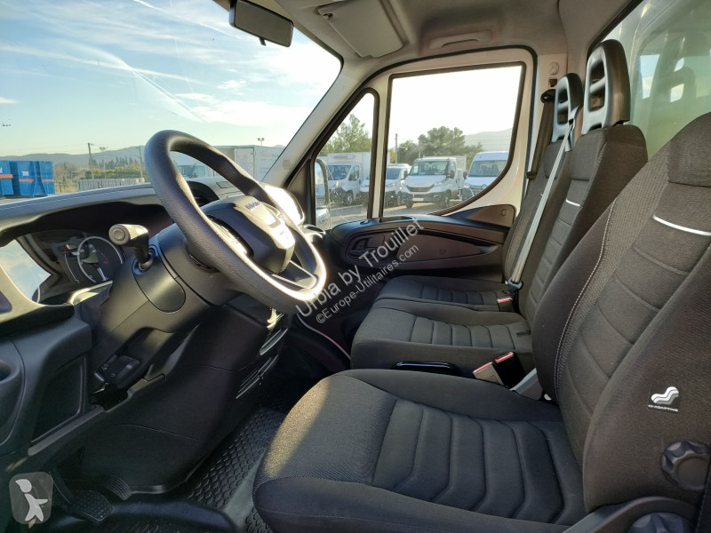 Véhicule utilitaire Iveco FRIGO 12M3 160 CV...