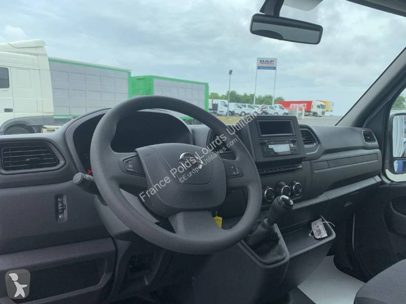 Véhicule utilitaire Nissan