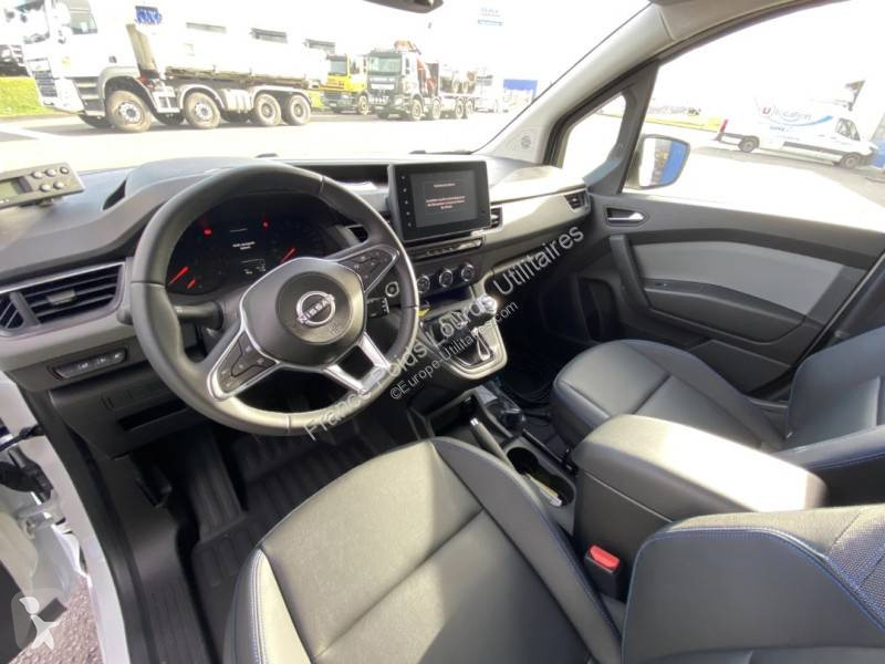 Véhicule utilitaire Nissan