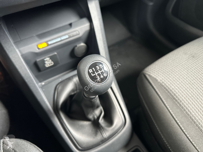 Véhicule utilitaire Ford 1.0 EcoBoost 100ch Trend