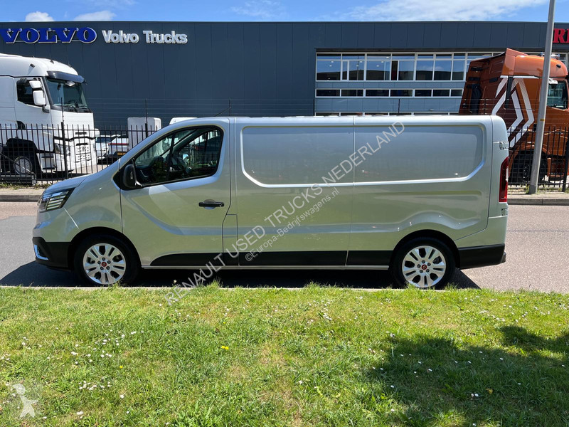 Furgoneta Renault E-Tech Red L2 H1, Airco, Nav,...