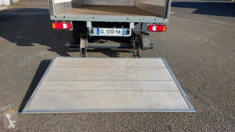 Véhicule utilitaire Iveco 35C16