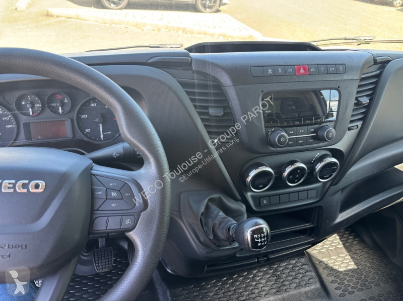 Véhicule utilitaire Iveco 35C16H3.0 empattement...