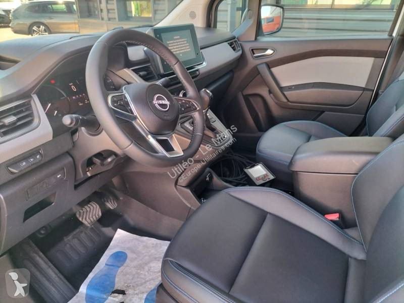 Véhicule utilitaire Nissan