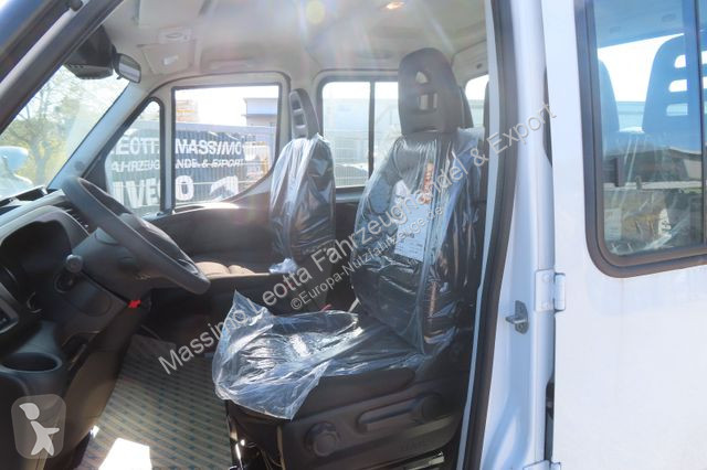 Véhicule utilitaire Iveco 35C14 Doka Neu 28x...