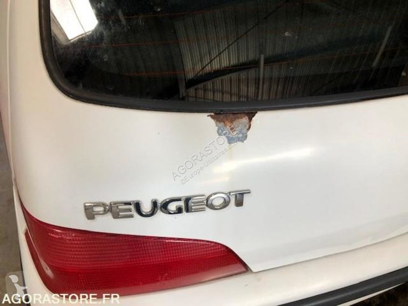 Véhicule utilitaire Peugeot 106