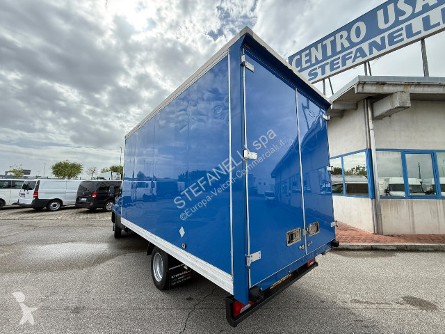 Veicolo commerciale Iveco DAILY 35C16H BOX