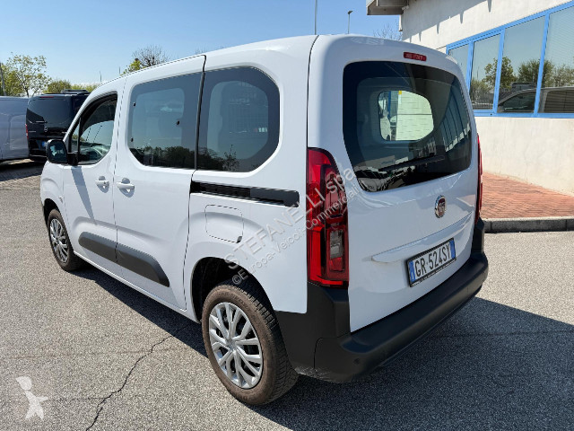 Autoutilitară Fiat Doblo Combi N1 1.5 bluehdi...