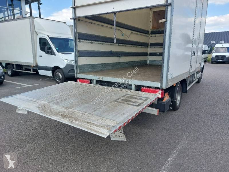 Véhicule utilitaire Mercedes