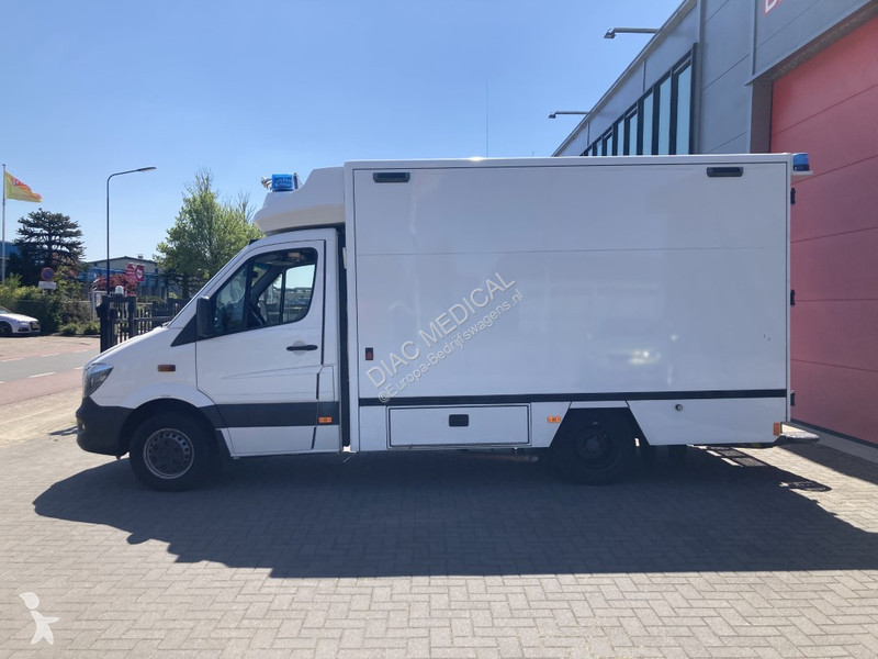 Furgoneta Mercedes Container Ambulance 400-serie