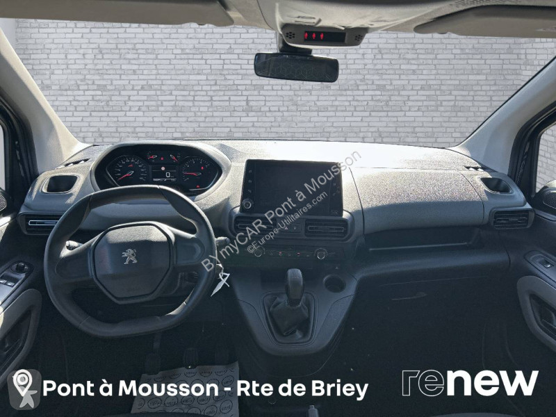 Autoutilitară Peugeot Rifter Standard BlueHDi...
